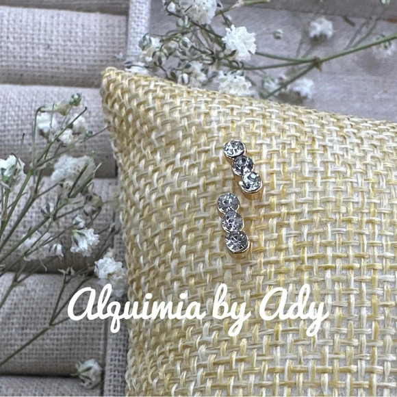 Luxury dainty zirconia diamond style bar dainty stud earrings/quiet/minimalist - Picture 1 of 6